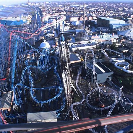 Blackpool Sleepover Apartment 1 Free Parking Sleeps 6 ภายนอก รูปภาพ