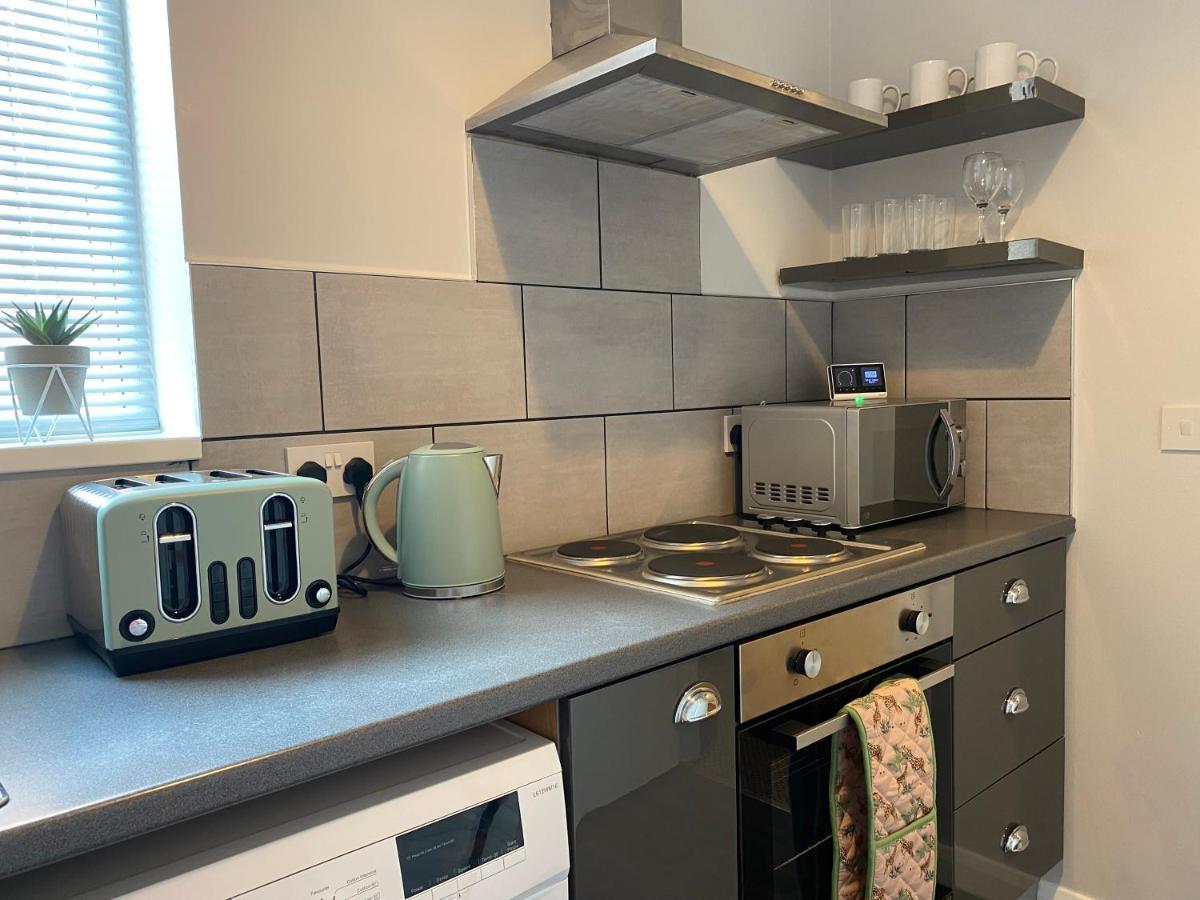 Blackpool Sleepover Apartment 1 Free Parking Sleeps 6 ภายนอก รูปภาพ