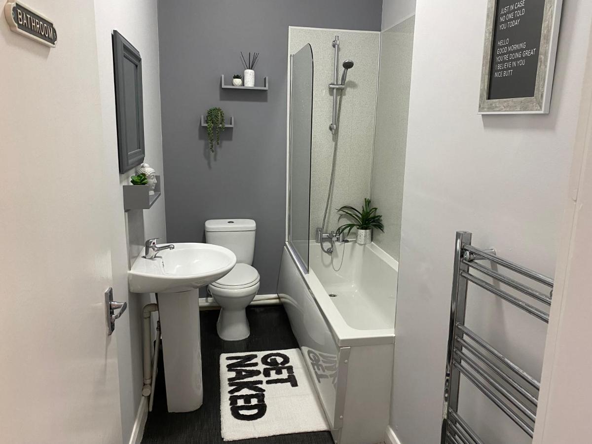 Blackpool Sleepover Apartment 1 Free Parking Sleeps 6 ภายนอก รูปภาพ