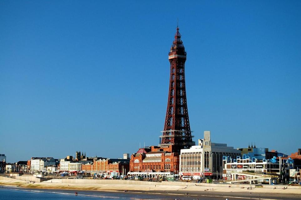 Blackpool Sleepover Apartment 1 Free Parking Sleeps 6 ภายนอก รูปภาพ